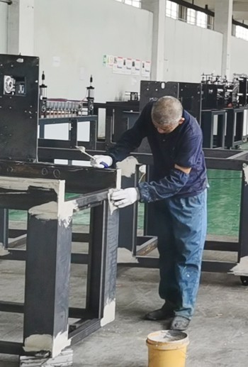 Magnetic Deburring Machine Production Workshop
